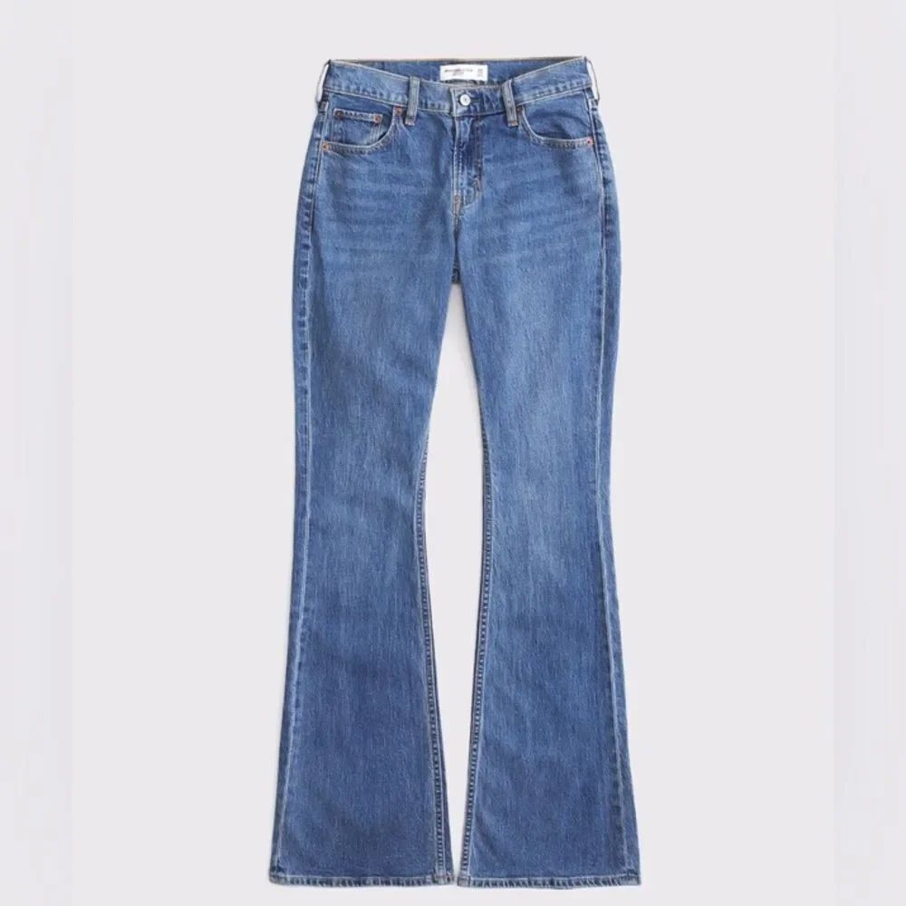 Abercrombie Mid Rise Bootcut Cowboy Embroidered Jean